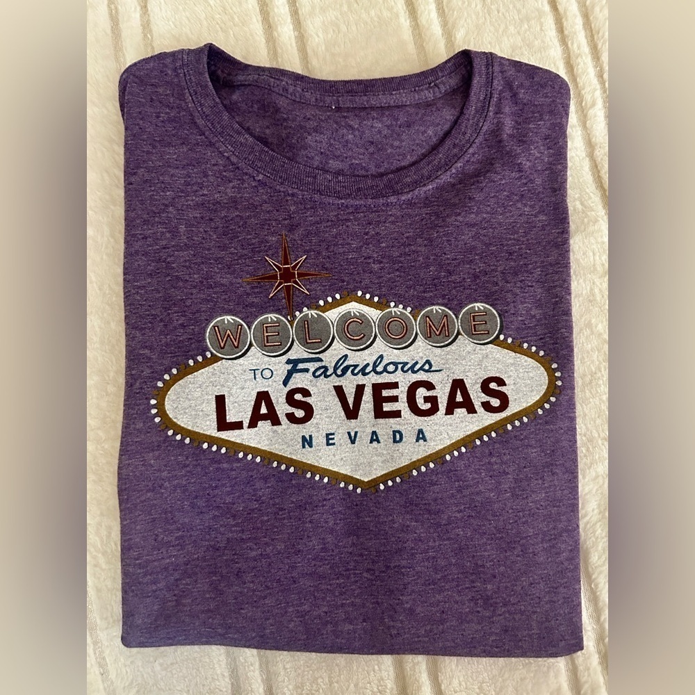 Welcome to Las Vegas Purple Women’s T shirt Sz Med Short Sleeve White an…​​​​
